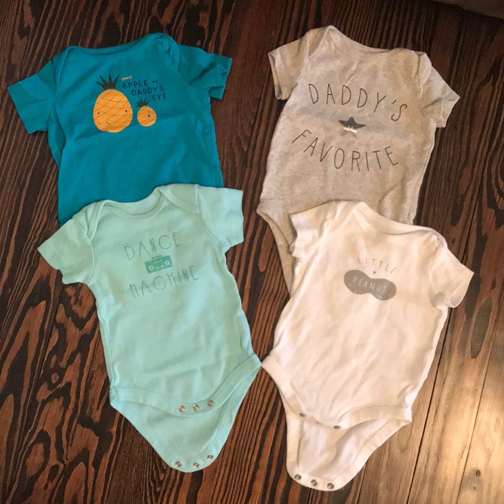 Bundle of 4 onesies 3 0-3 1 3-6